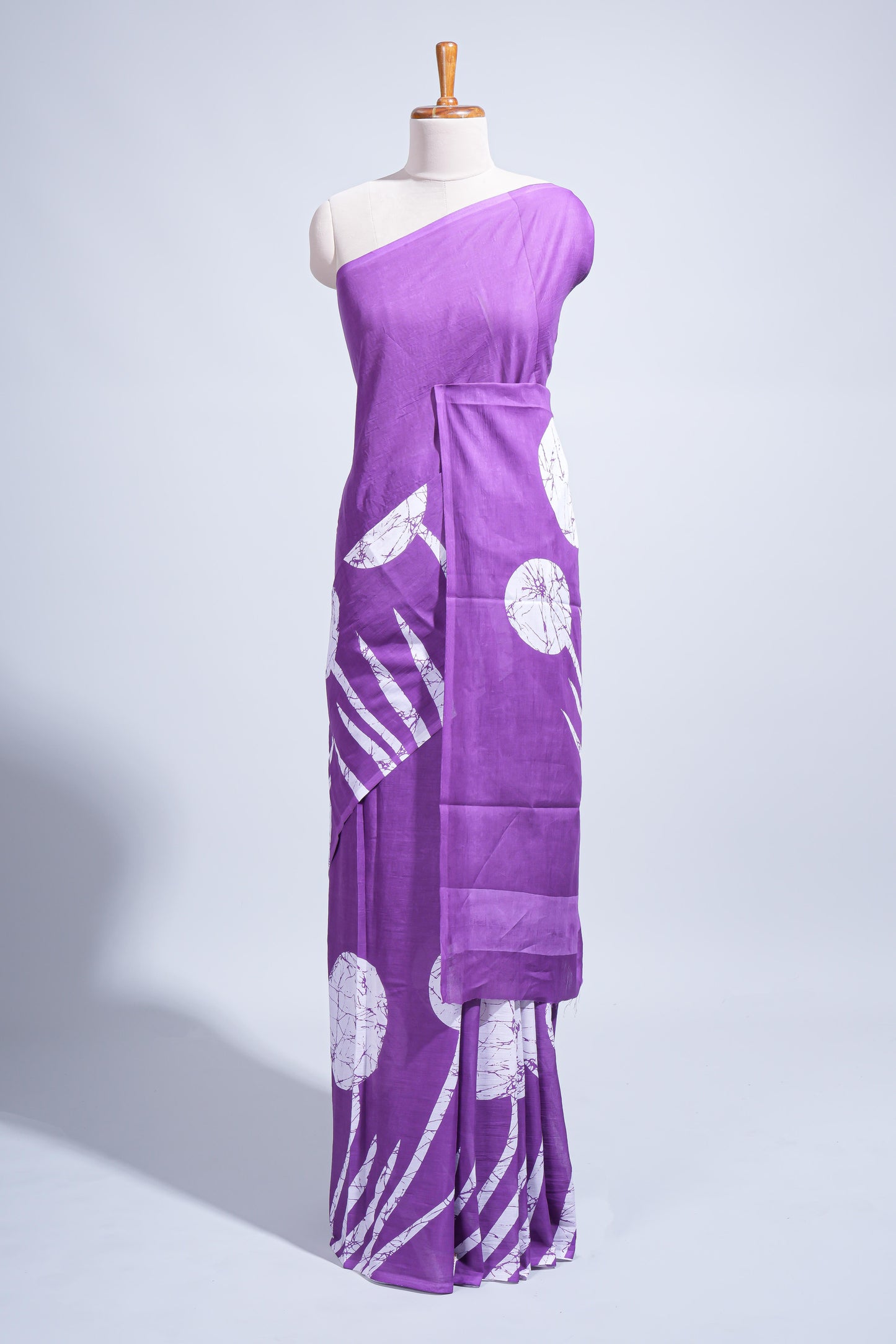 Borderless violet floral design mul mul cotton saree with matching blouse