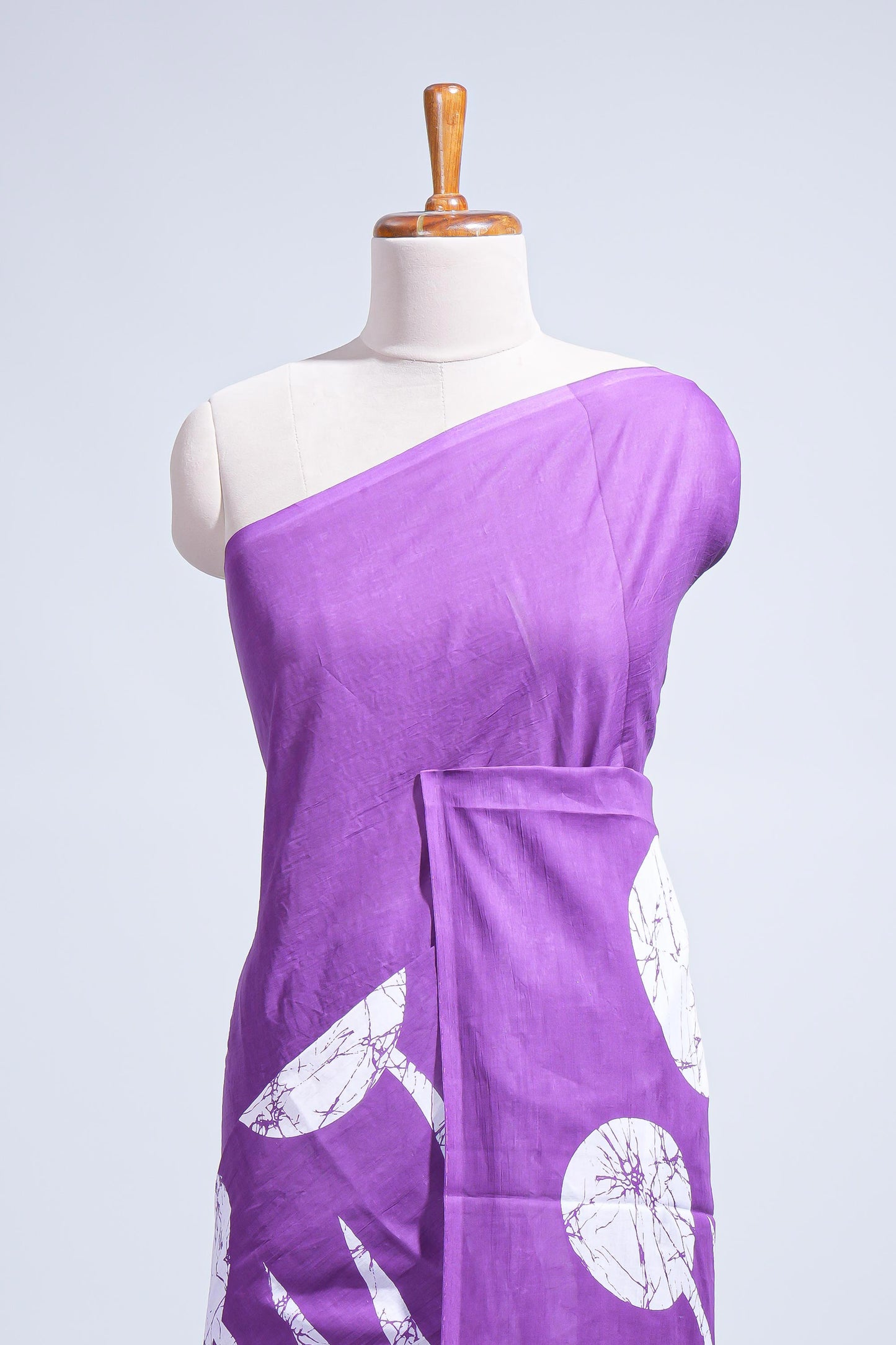 Borderless violet floral design mul mul cotton saree with matching blouse
