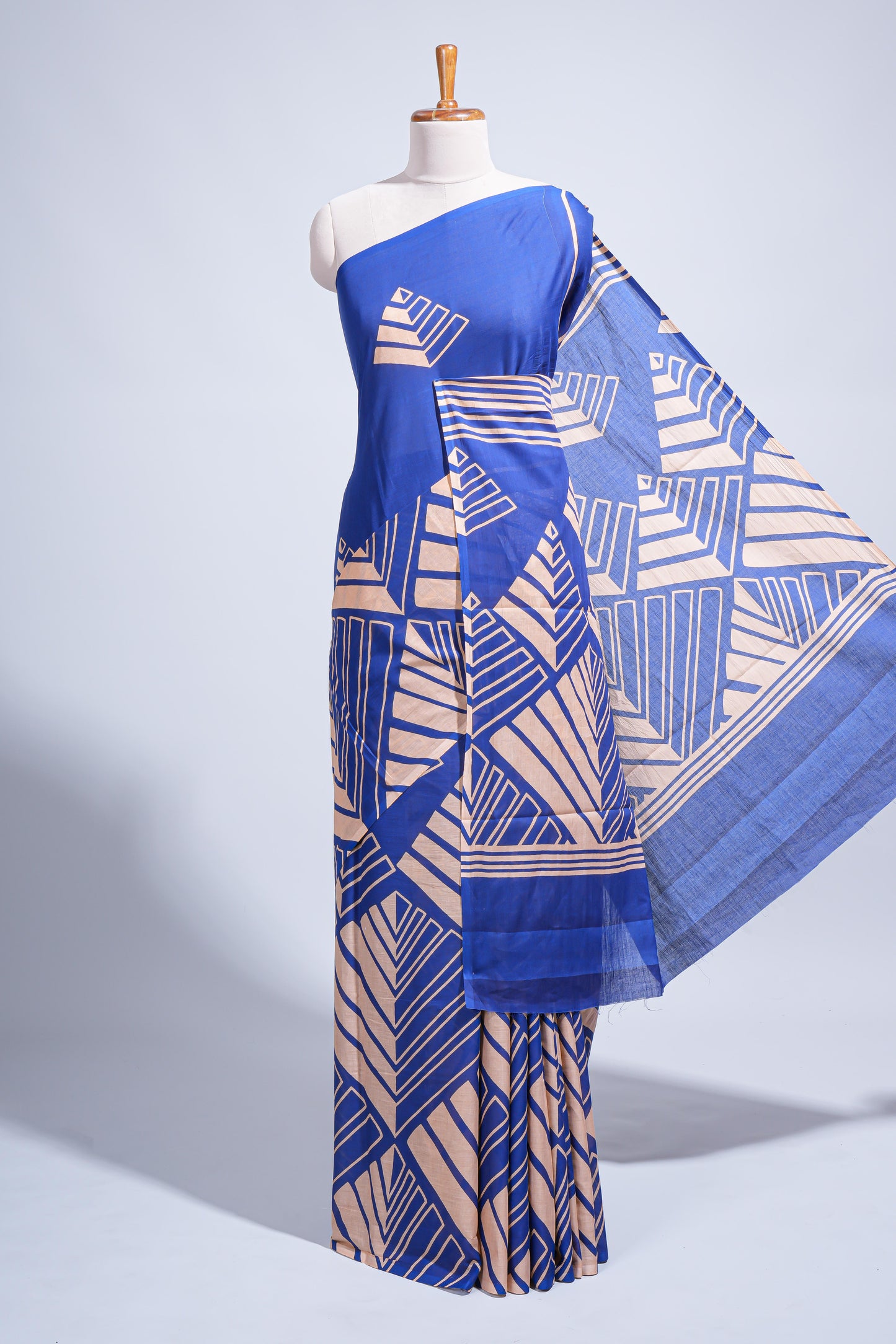 Borderless blue geometric design mul mul cotton saree with matching blouse