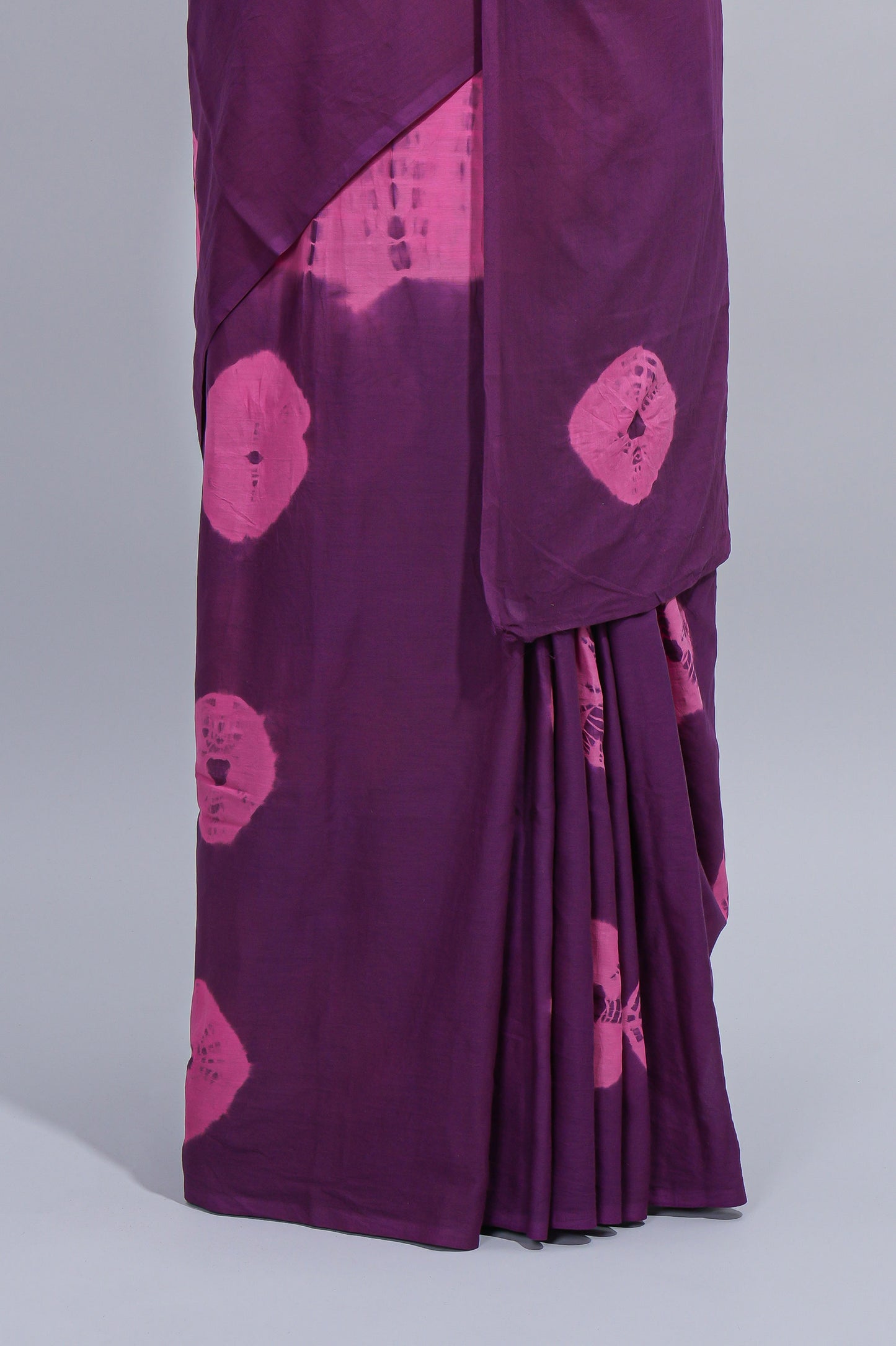 Borderless purple shibori motifs design mul mul cotton saree with self pallu
