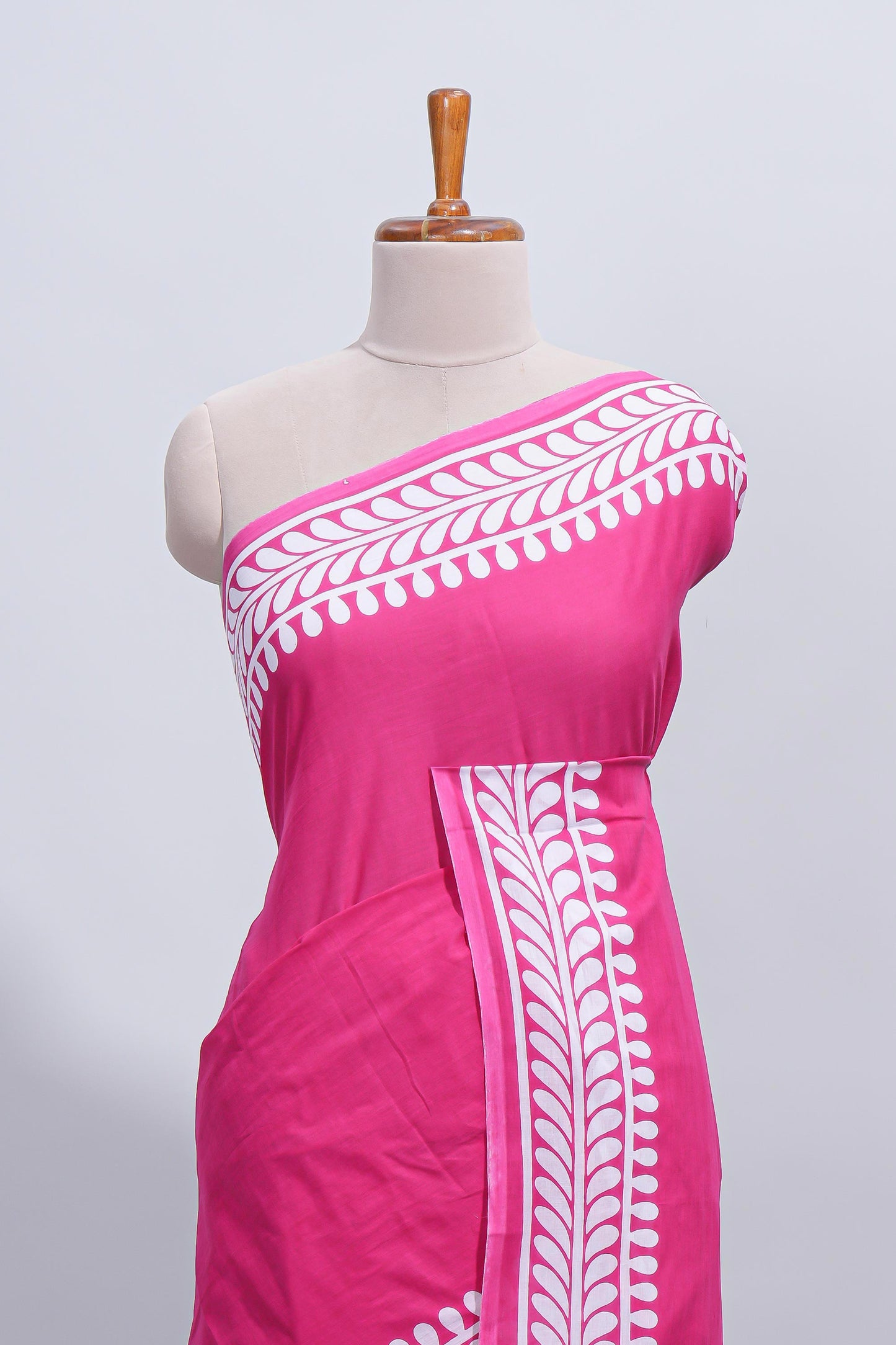 Pink plain mul mul cotton saree with self border and matching blouse