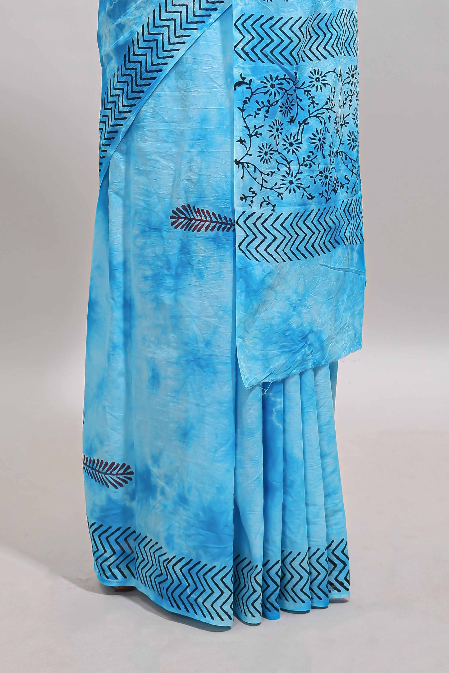 Blue shibori motifs design mul mul cotton saree with self border and matching blouse