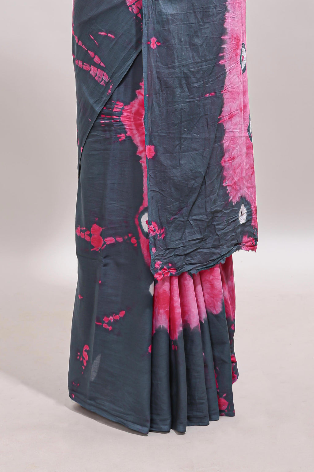 Pink shibori print motifs mul mul cotton saree with contrast  border and blouse