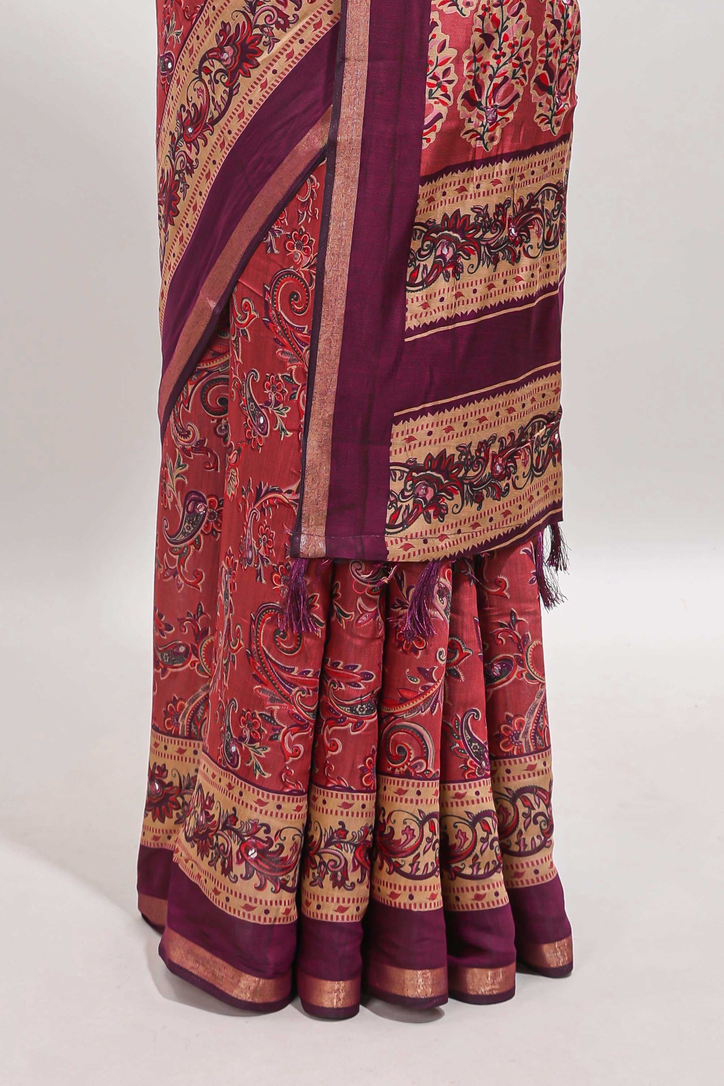 Onion pink floral motifs design marsh mellow saree with contrast border and printed blouse