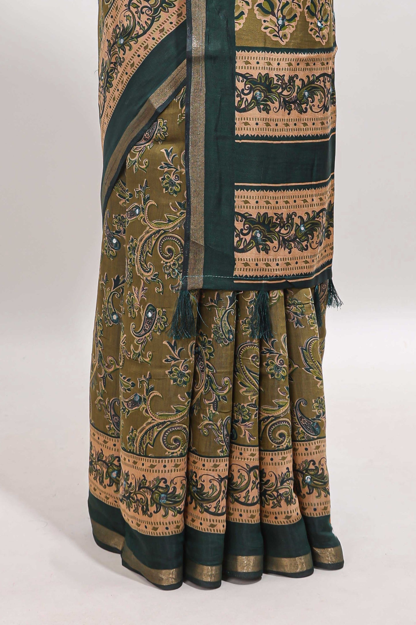 Green floral motifs design marsh mellow saree with contrast border and printed blouse