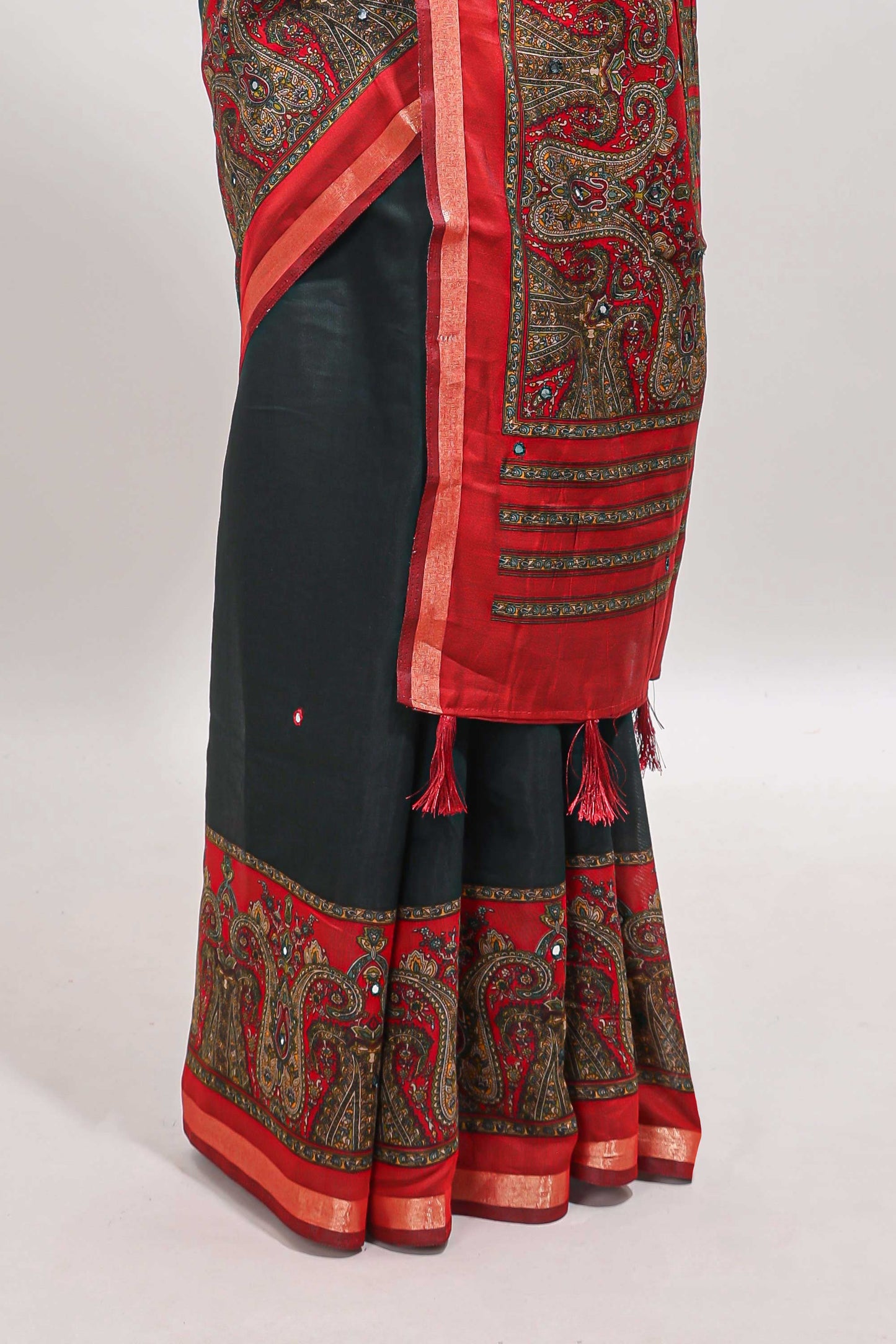 Green mirror work embroidery design marsh mellow saree with contrast border and printed blouse
