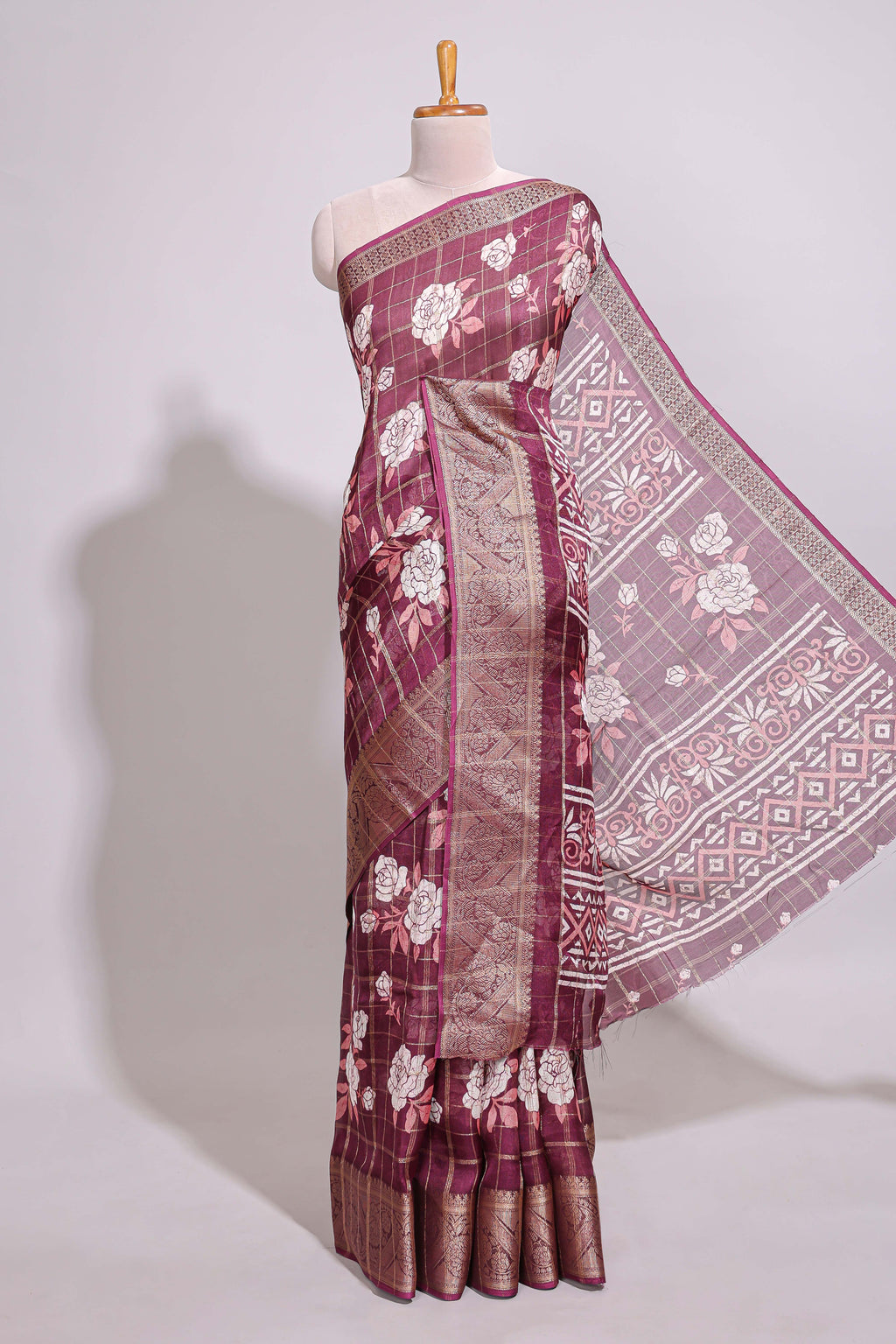 Maroon checked floral design marsh mellow saree with self zari border and matching blouse