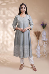 Grey printed A-line maternity wear with 3/4 sleeves and keyhole neck