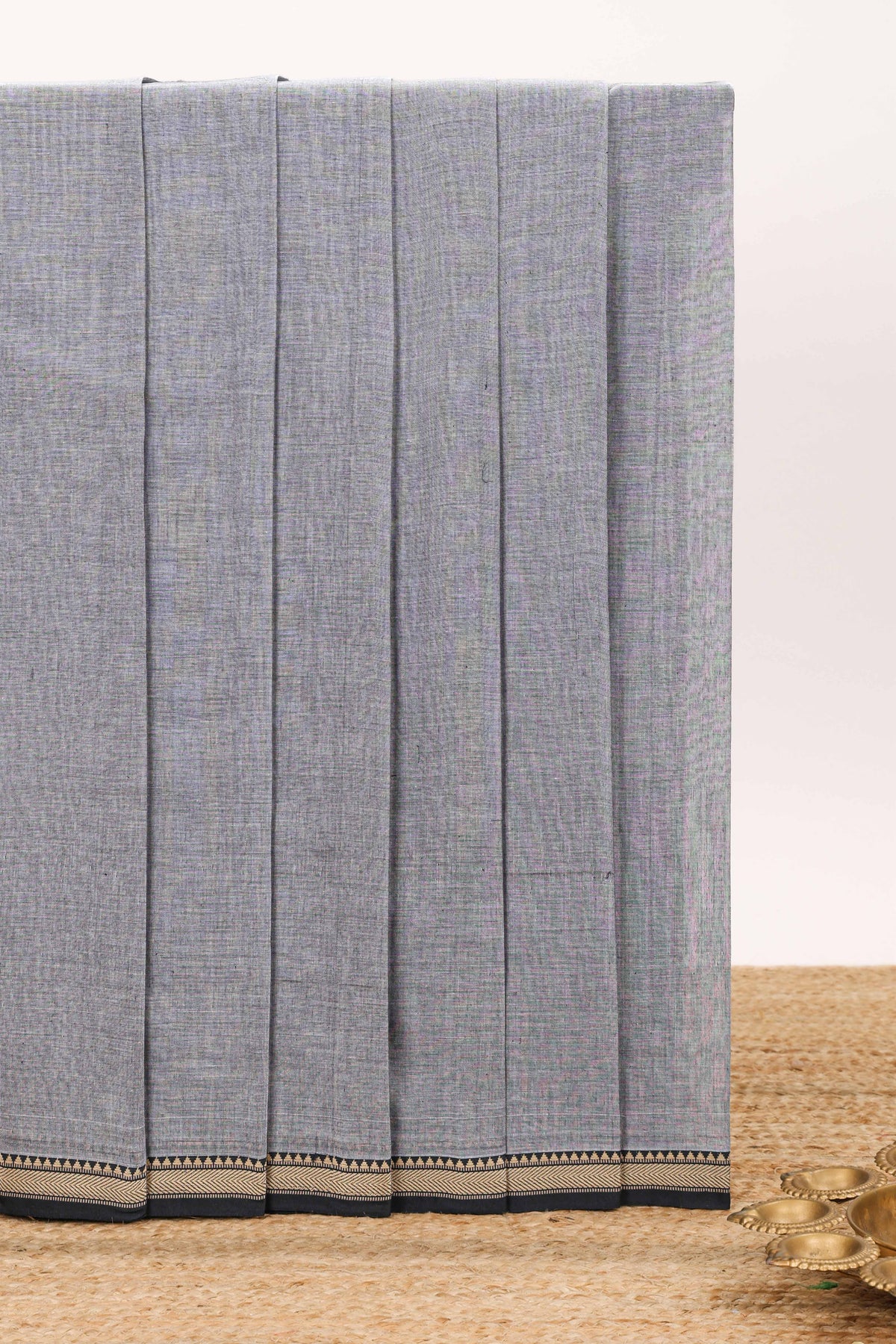 Grey plain narayanapet cotton saree with contrast border and matching pallu
