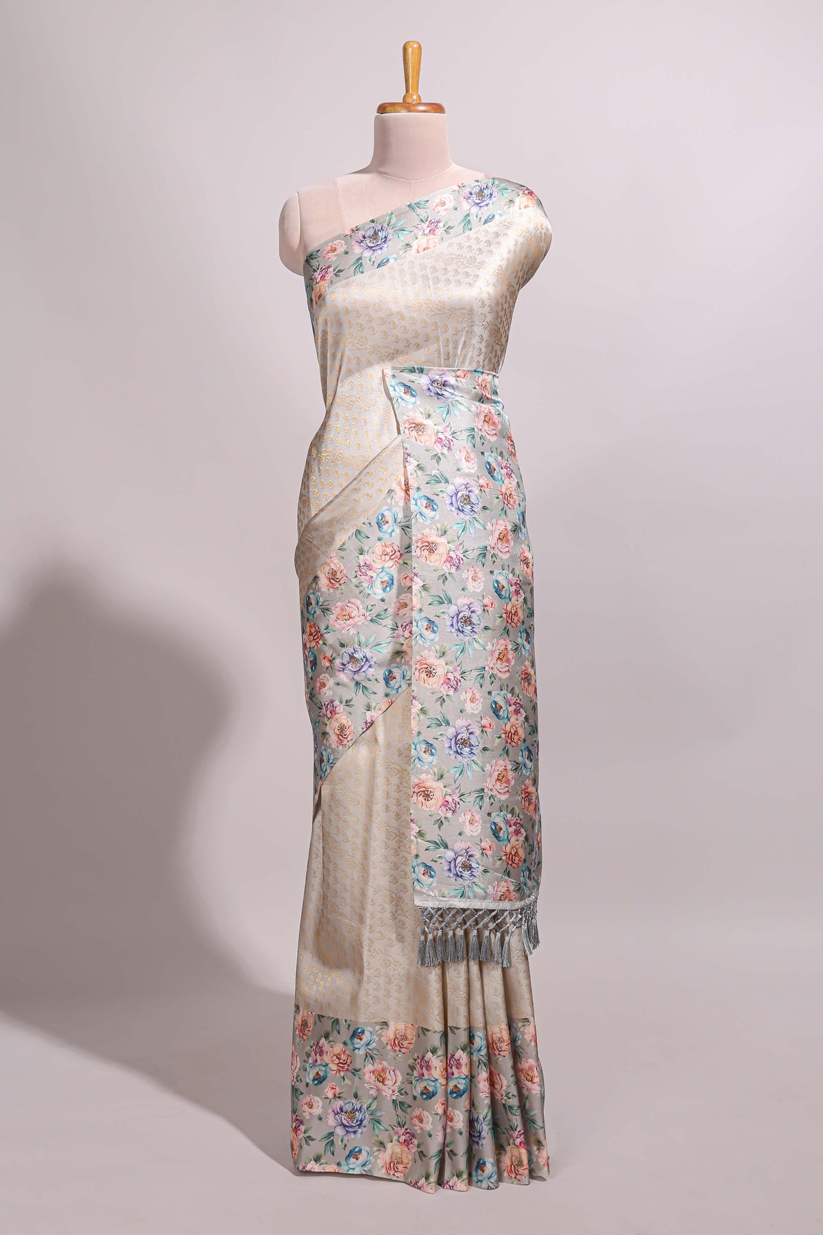 Light grey floral zari motifs banarasi silk saree with contrast border and printed blouse