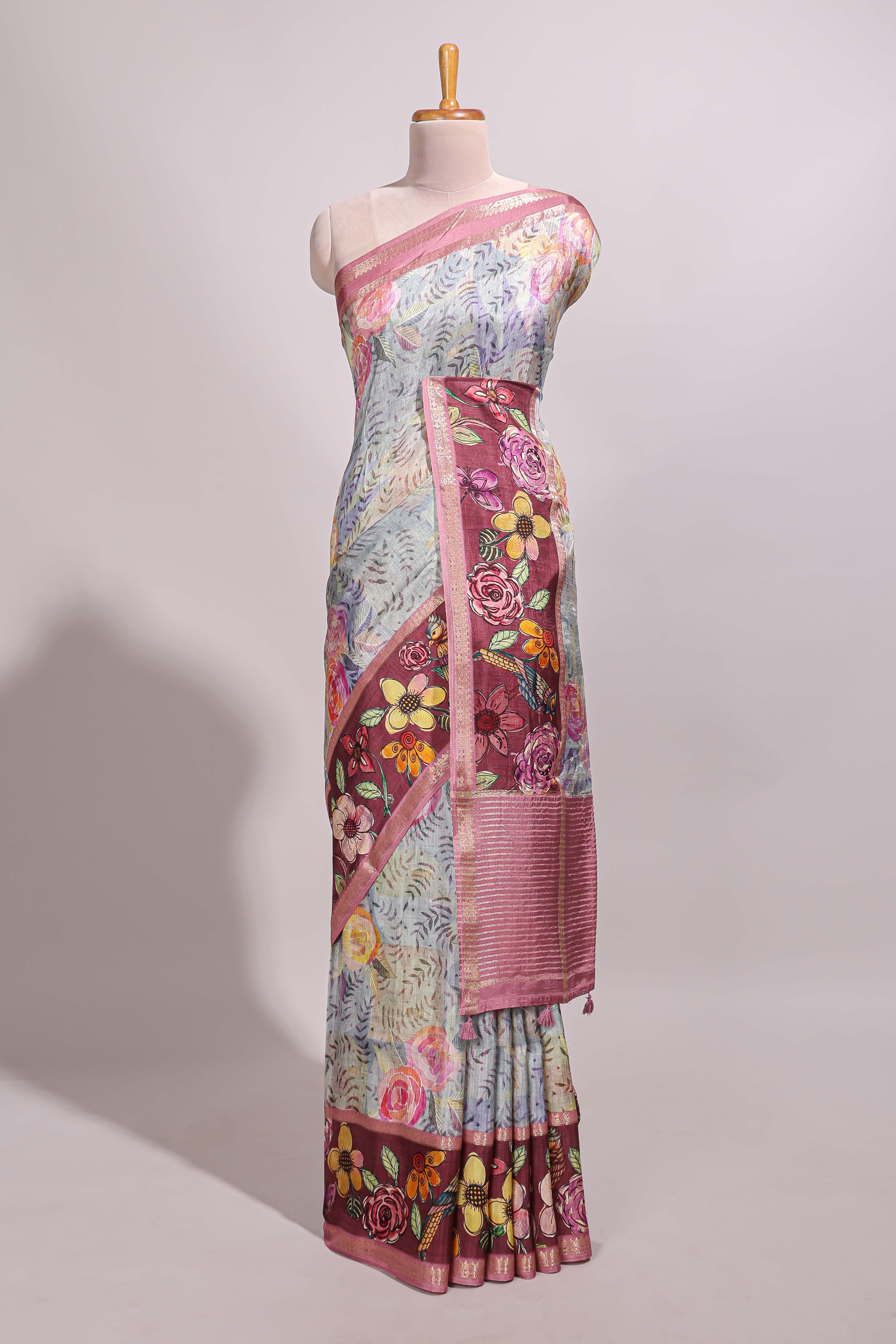 Grey floral design motifs banarasi silk saree with contrast border and printed blouse