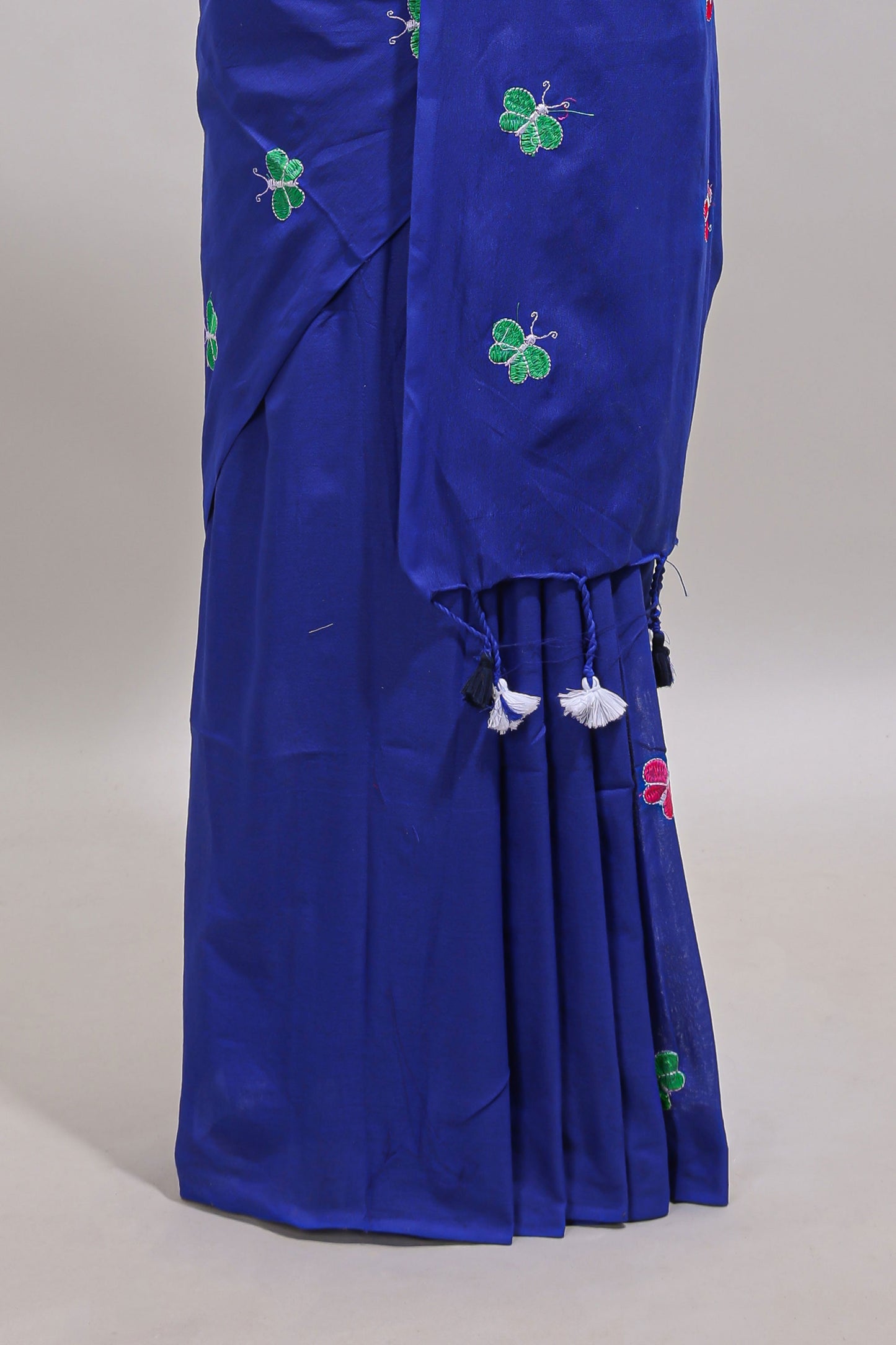 Borderless blue butterfly motifs south cotton saree with contrast blouse and tassels