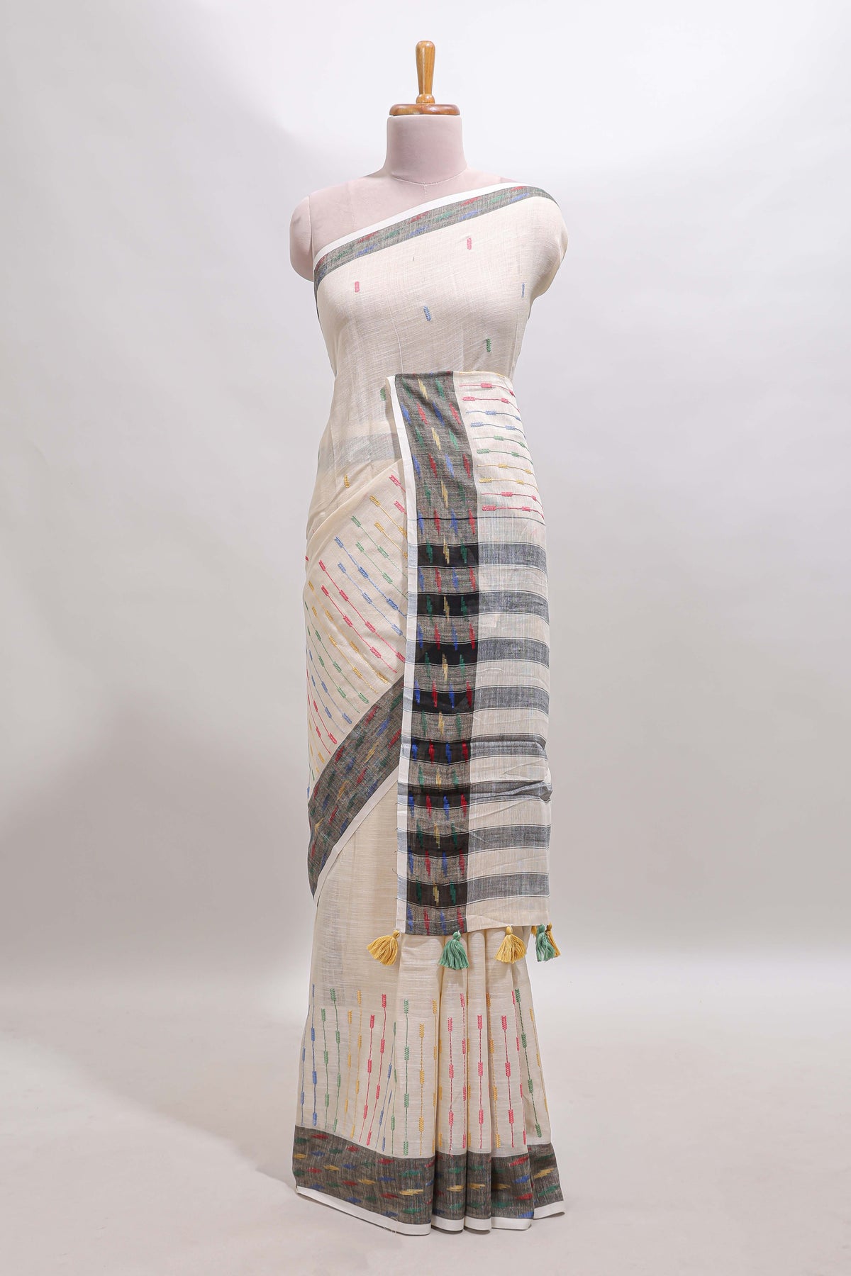 Cream thread butta south cotton saree with contrast border and striped pallu