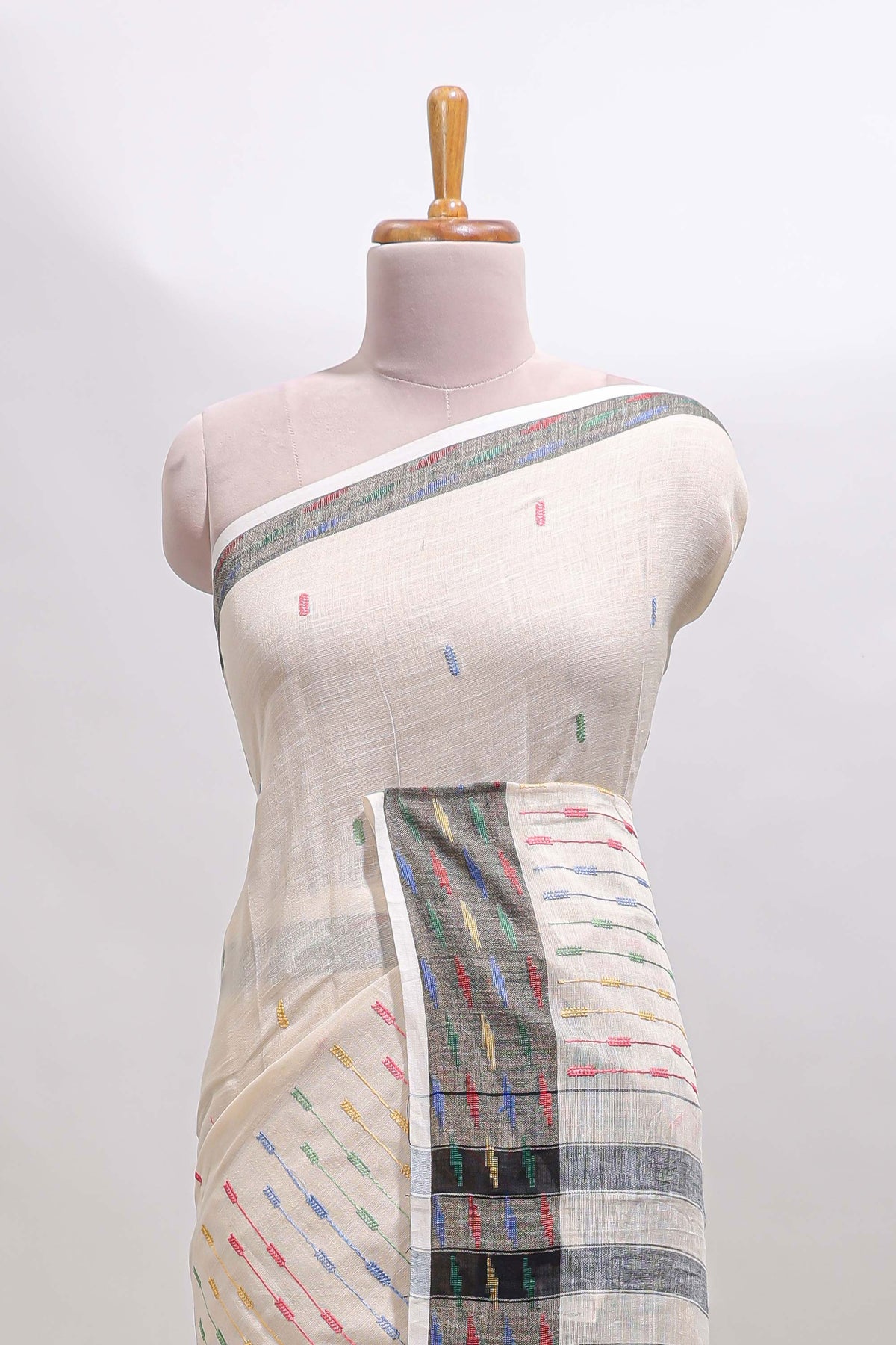 Cream thread butta south cotton saree with contrast border and striped pallu