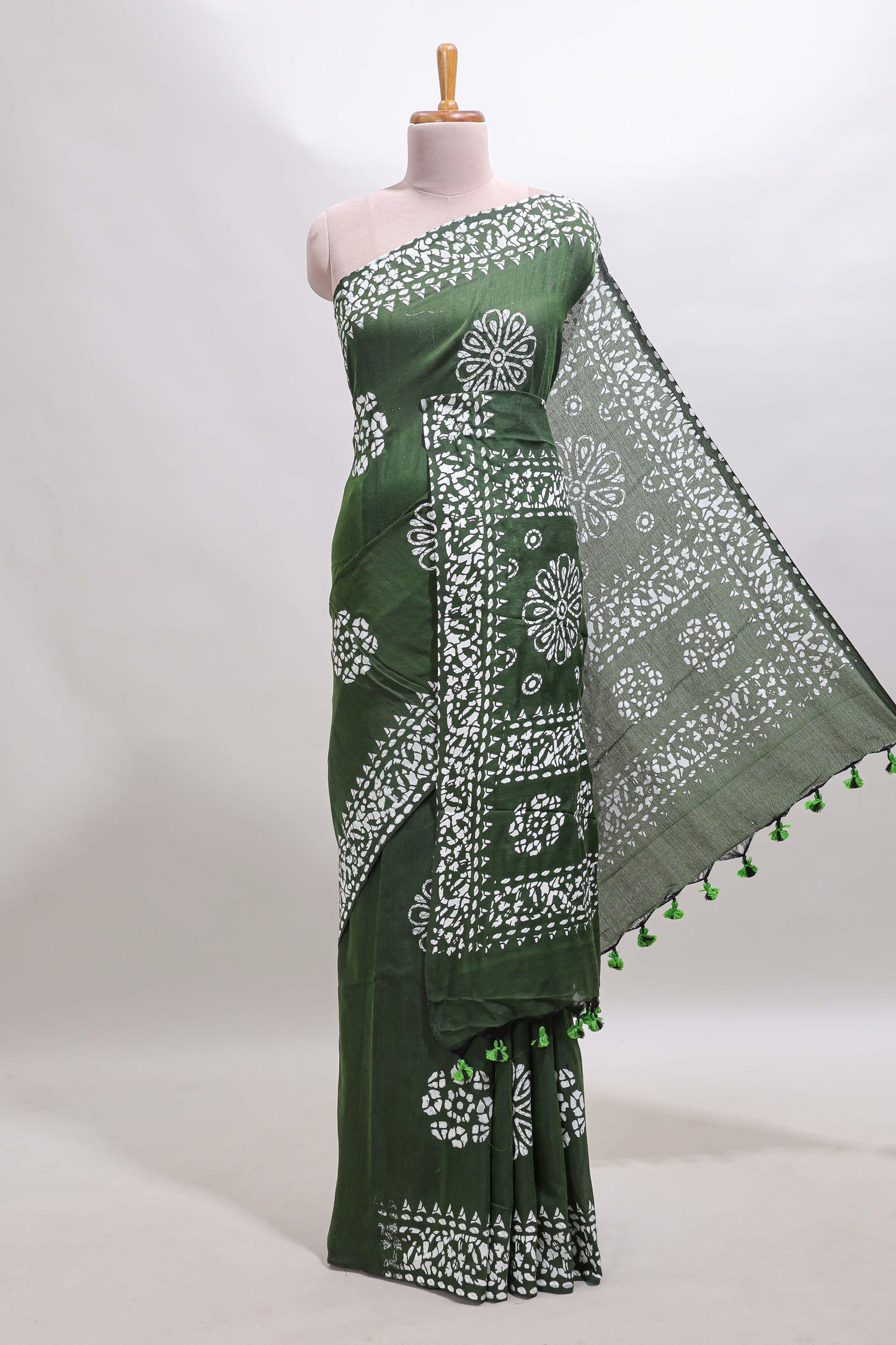 Green shibori printed floral design south cotton sarees with self border and contrast printed blouse