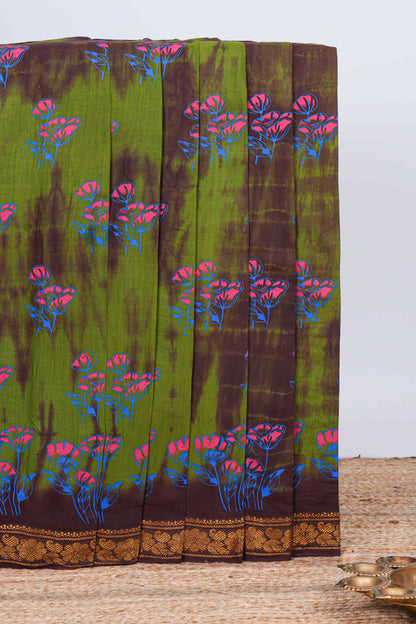 Green with brown floral design shibori print sungudi cotton saree with contrast zari bentex border and pallu