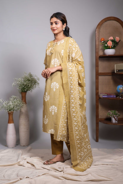 Sandal floral motifs design V neck salwar set with 3/4th sleeve, contrast bottom and matching dupatta