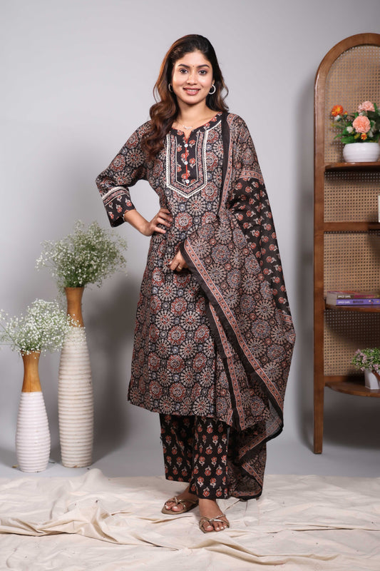 Black floral design round neck salwar set with 3/4th sleeve, self bottom and matching dupatta