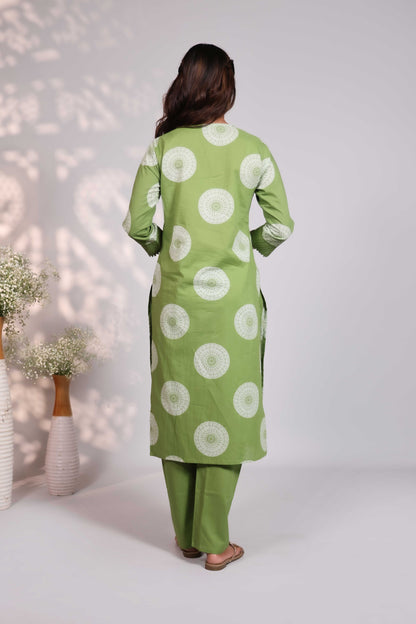 Green mandala circle block design round neck with fine lace salwar set with 3/4th sleeve, self bottom and  matching dupatta