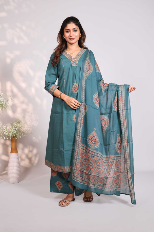 Teal green block-printed salwar set  V-neck tunic with chain-stitch embroidery 3/4 sleeves matching wide-leg palazzo pants and matching dupatta