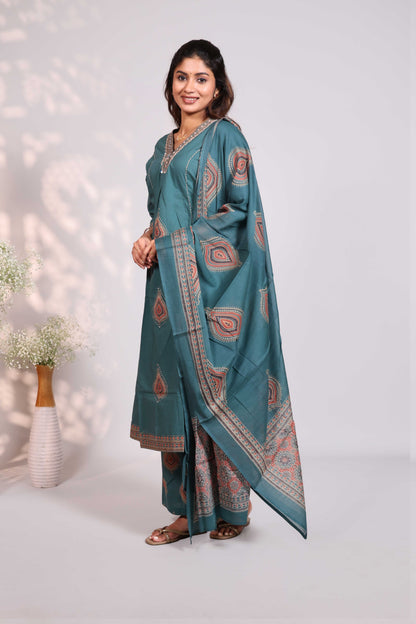 Teal green block-printed salwar set  V-neck tunic with chain-stitch embroidery 3/4 sleeves matching wide-leg palazzo pants and matching dupatta