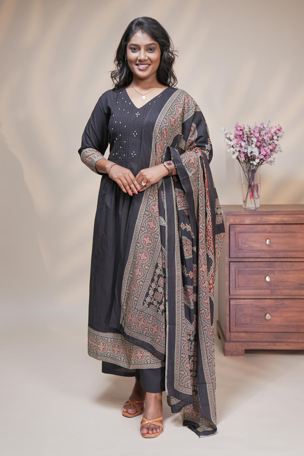 Women charcoal black cotton blend anarkali kurta pant set with kalamkari print dupatta