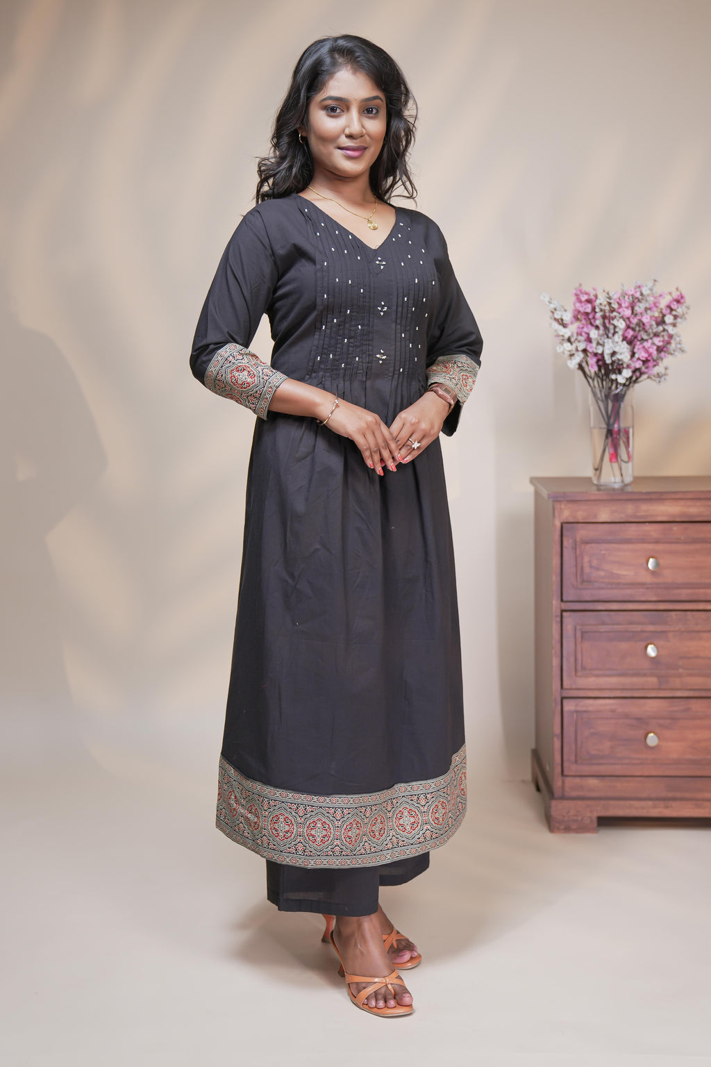 Women charcoal black cotton blend anarkali kurta pant set with kalamkari print dupatta