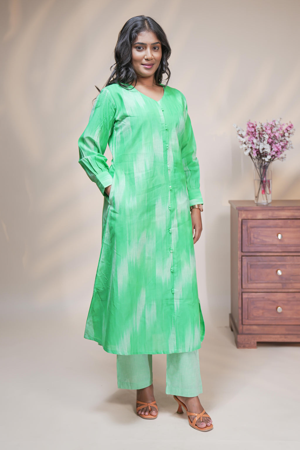 Women green striped cotton straight kurta pant set with matching pant and dhupatta