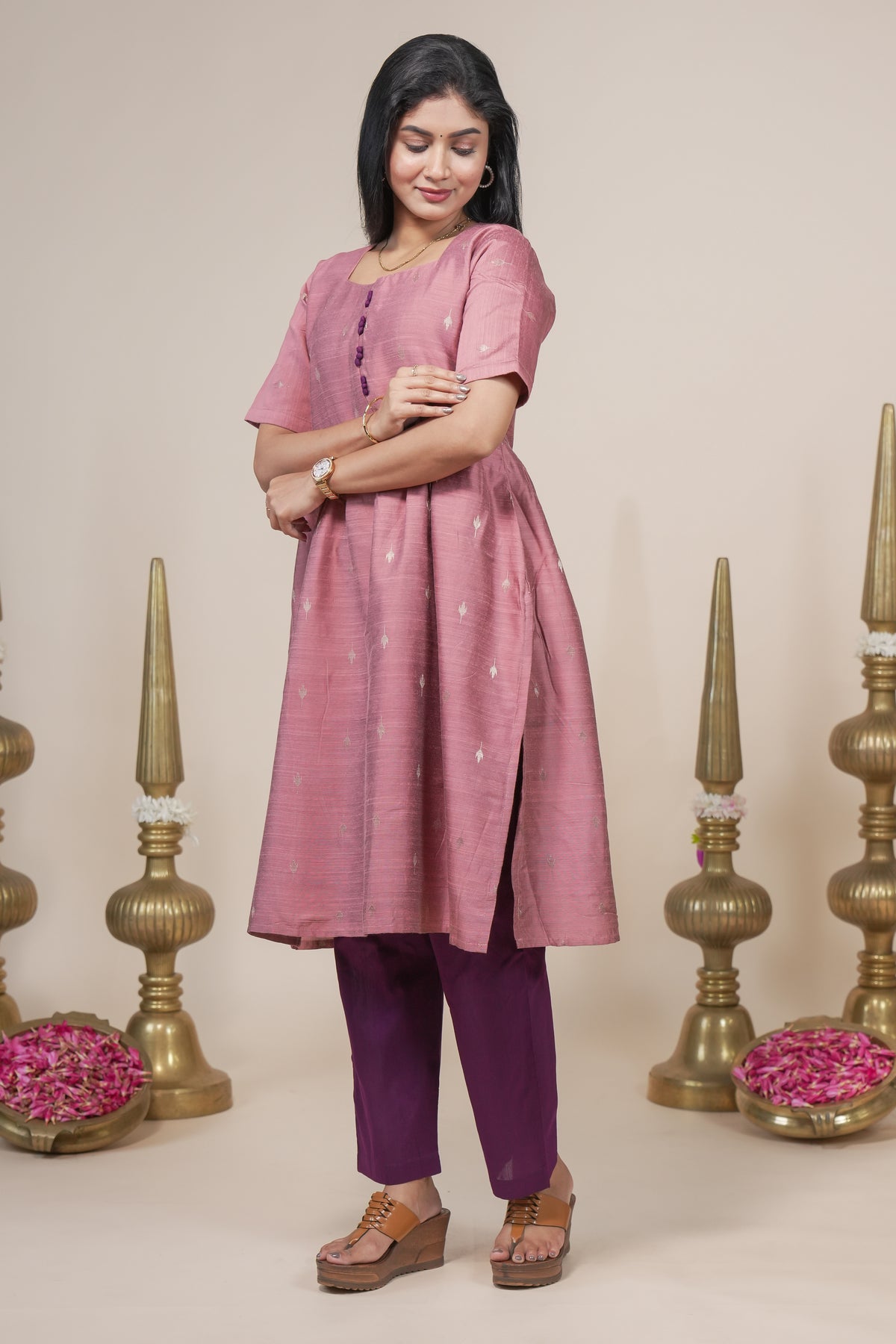 Dusty pink woven silk straight kurta set with pant and a shawl