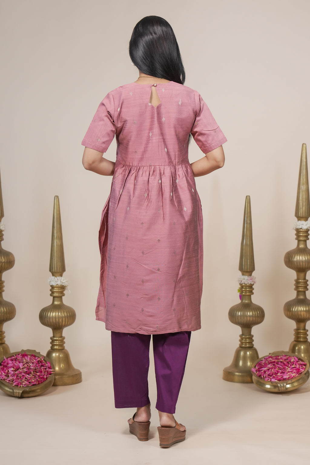 Dusty pink woven silk straight kurta set with pant and a shawl