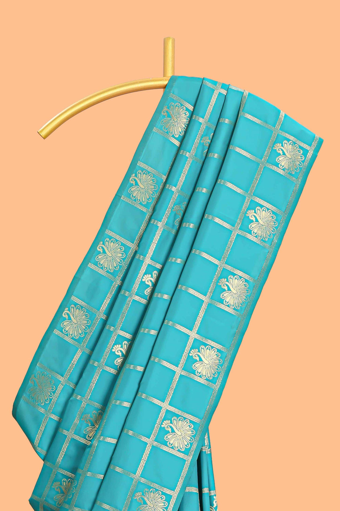 Borderless green checked floral motifs zari design semi soft silk saree with matching zari motifs blouse