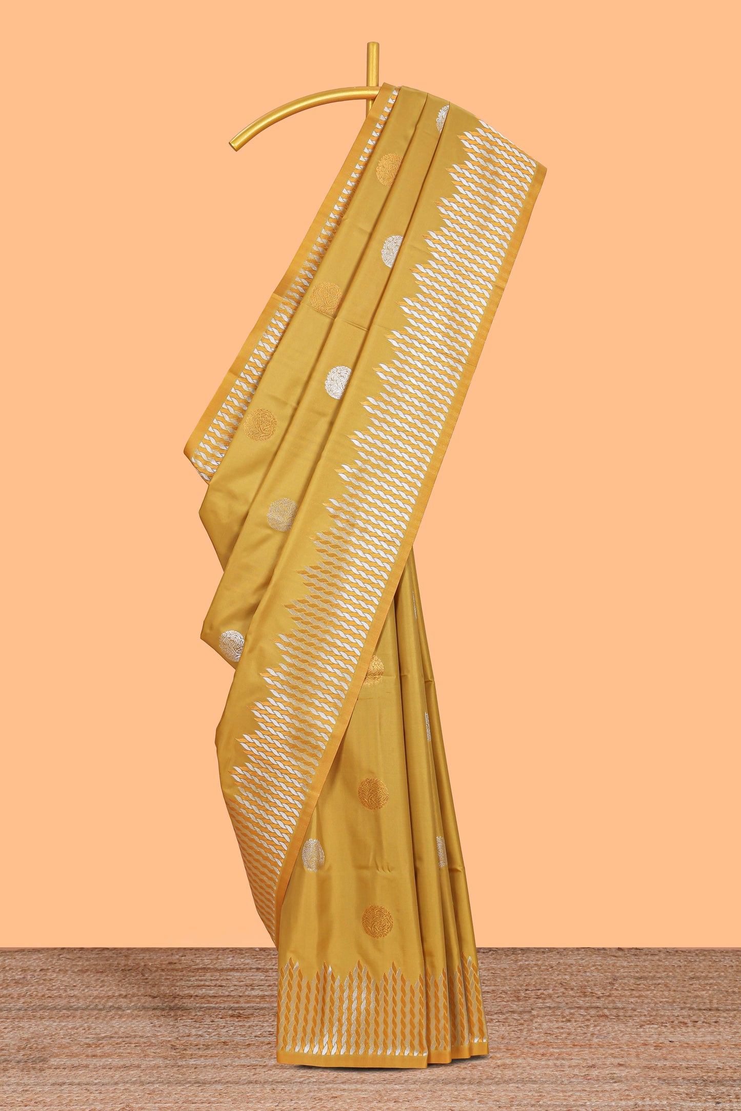 semi soft silk saree pastley silver golden zari geometrical border zari motifs with contrast pallu and blouse