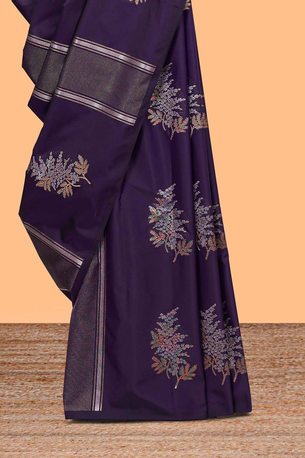 Borderless violet floral design semi soft silk saree with contrast pallu and blouse