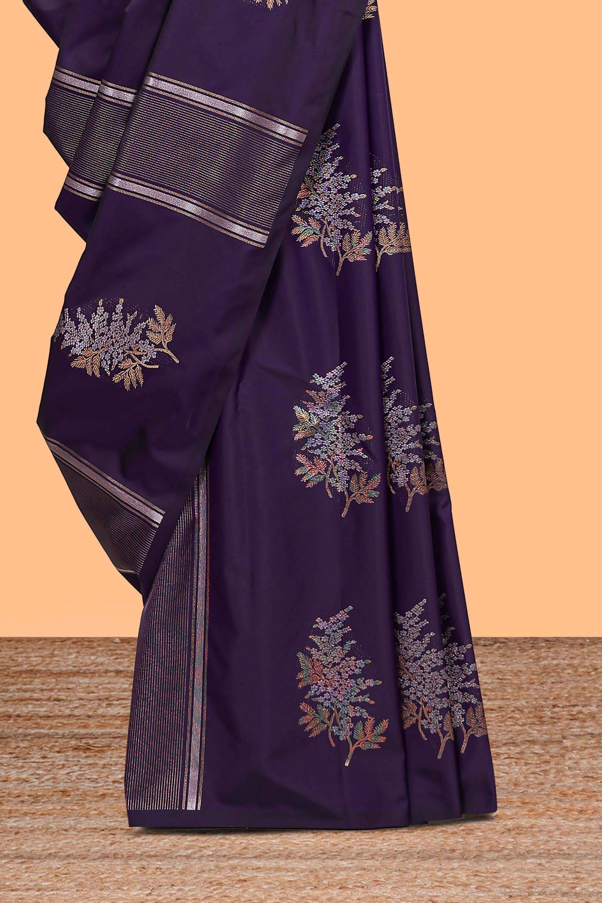 Borderless violet floral design semi soft silk saree with contrast pallu and blouse