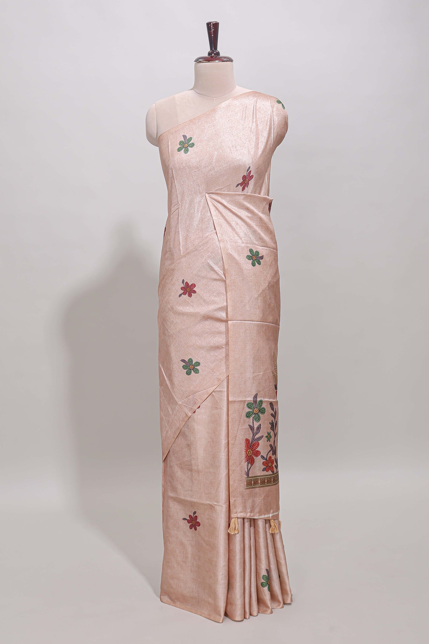 Borderless beige floral motifs art tussar saree with matching blouse and floral design pallu