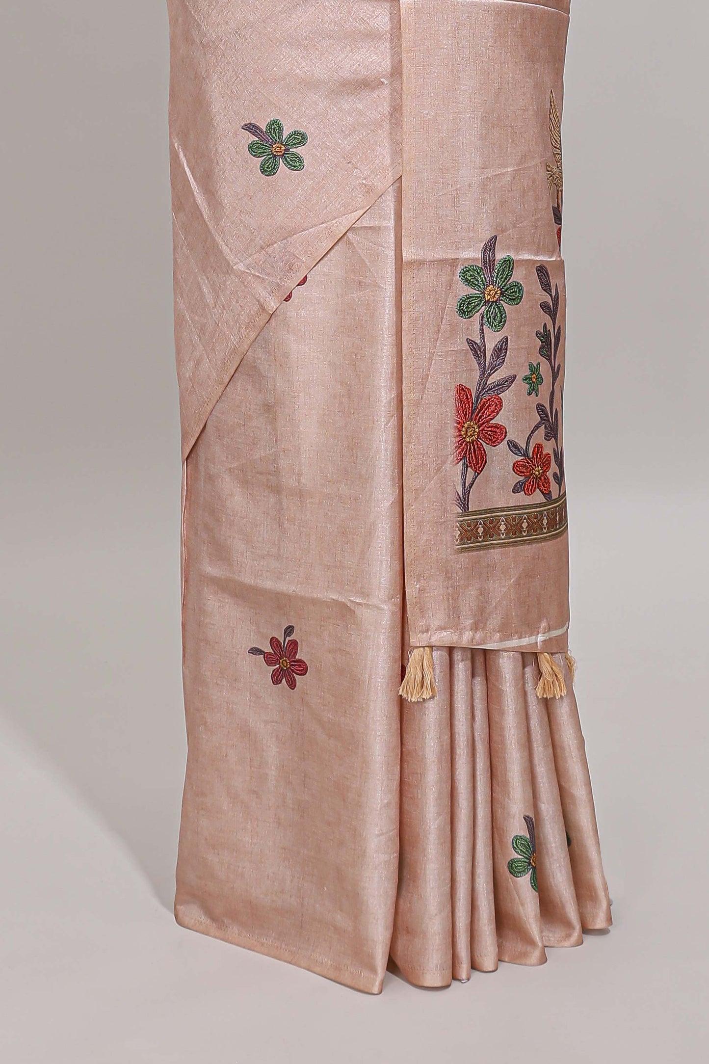 Borderless beige floral motifs art tussar saree with matching blouse and floral design pallu