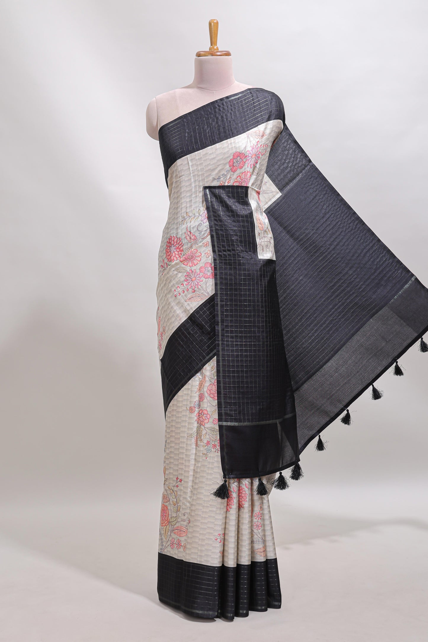Grey geometric floral design tussar saree with contrast border and floral print blouse