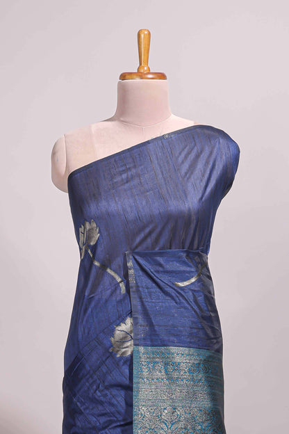 Borderless blue floral design semi tussar saree with contrast pallu and blouse