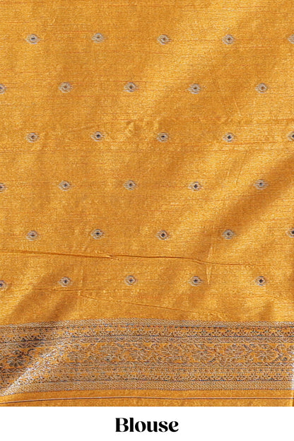 Borderless green floral design semi tussar saree with contrast pallu and blouse