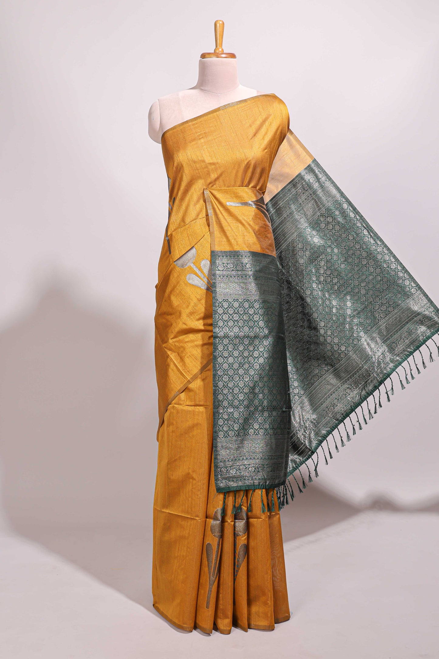Borderless yellow floral design semi tussar saree with contrast pallu and blouse