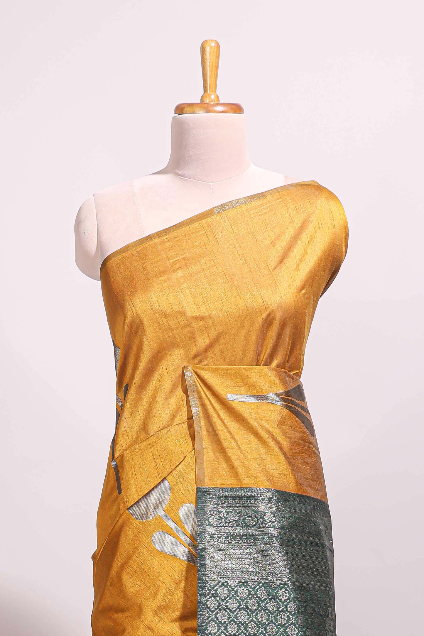 Borderless yellow floral design semi tussar saree with contrast pallu and blouse