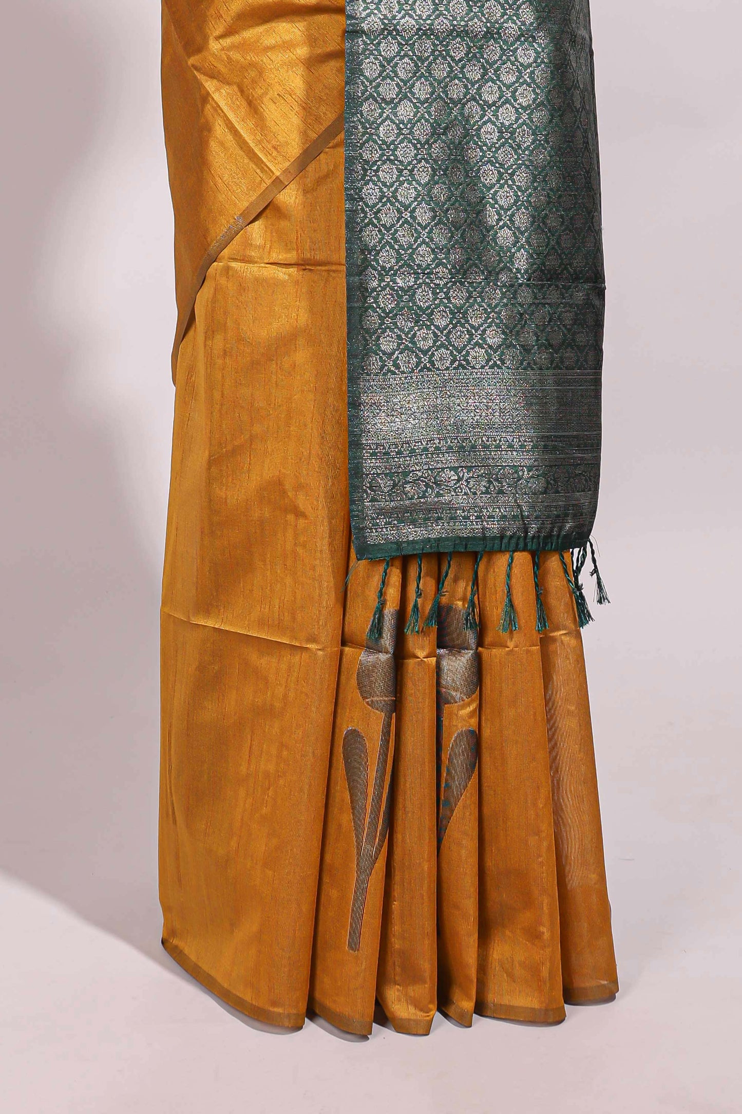 Borderless yellow floral design semi tussar saree with contrast pallu and blouse