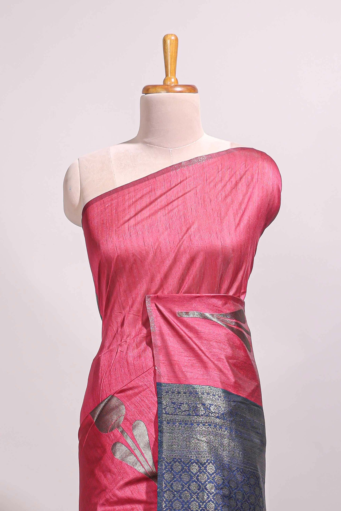 Borderless pink floral design semi tussar saree with contrast pallu and blouse