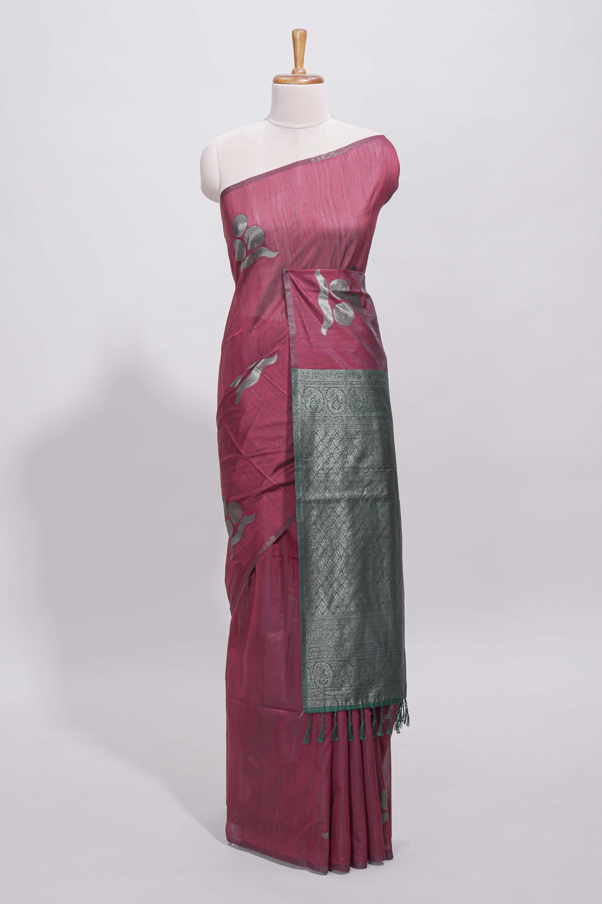 Borderless maroon round butta art tussar saree with contrast pallu and blouse