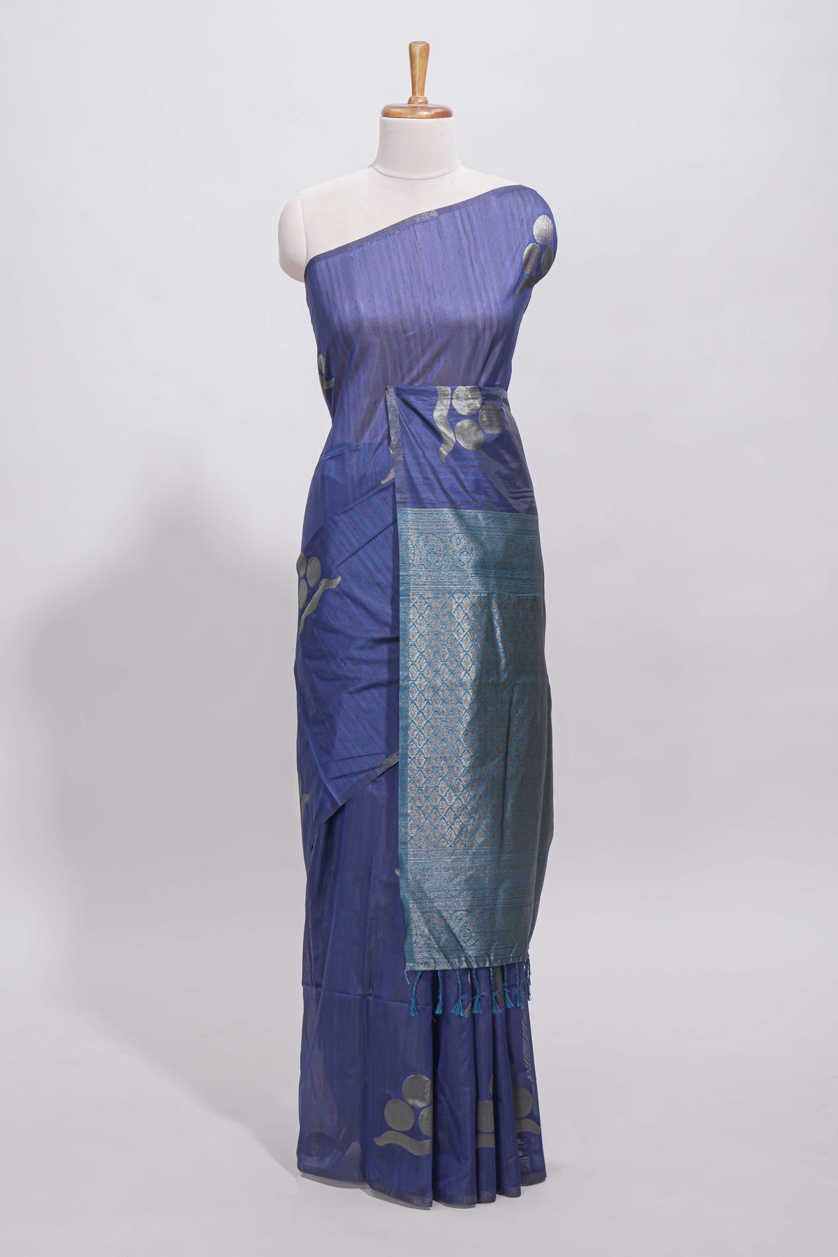 Borderless blue round butta art tussar saree with contrast pallu and blouse