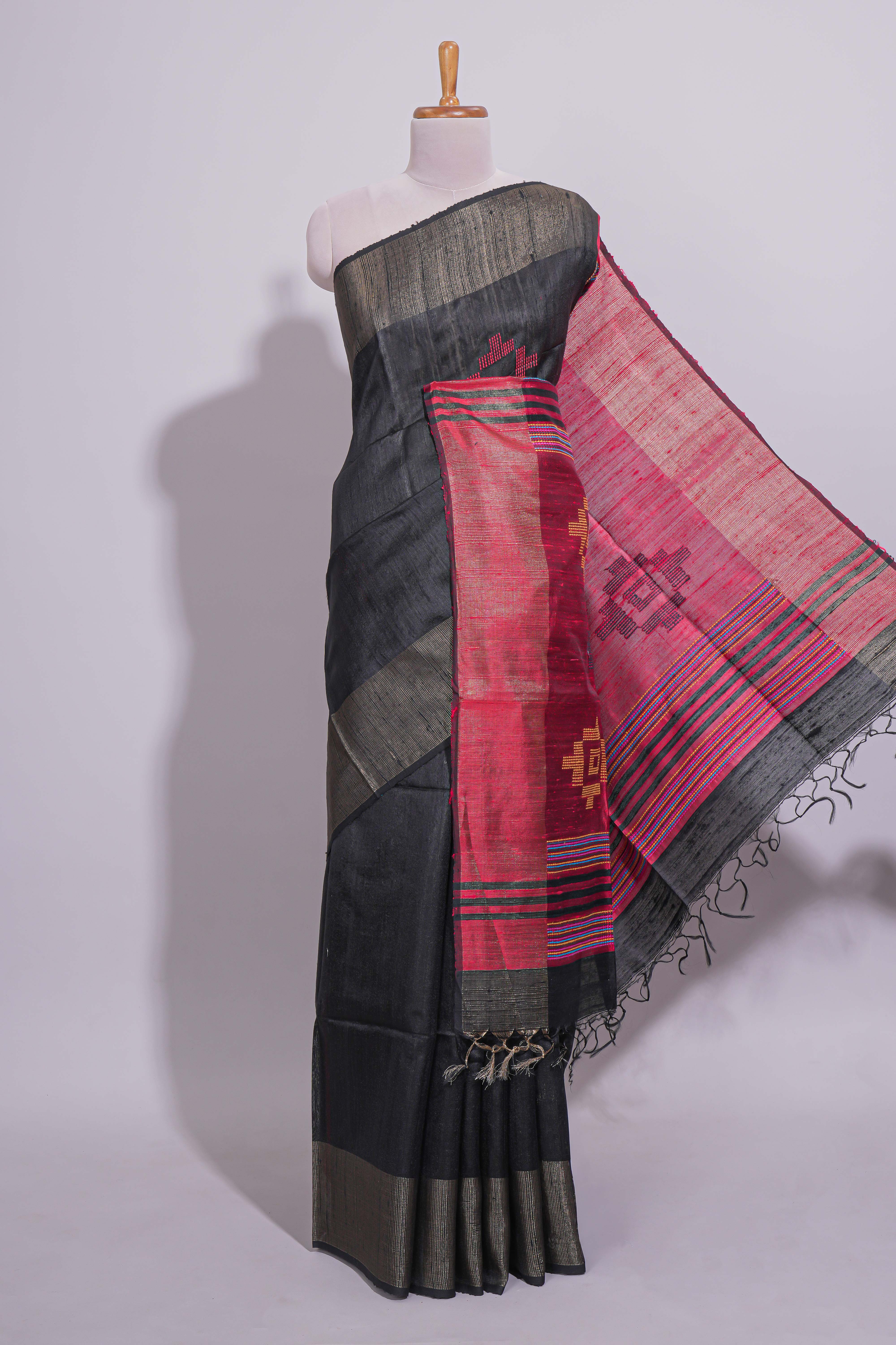 Black Unique Design Linen Cotton Saree with Contrast Border Contrast and Blouse