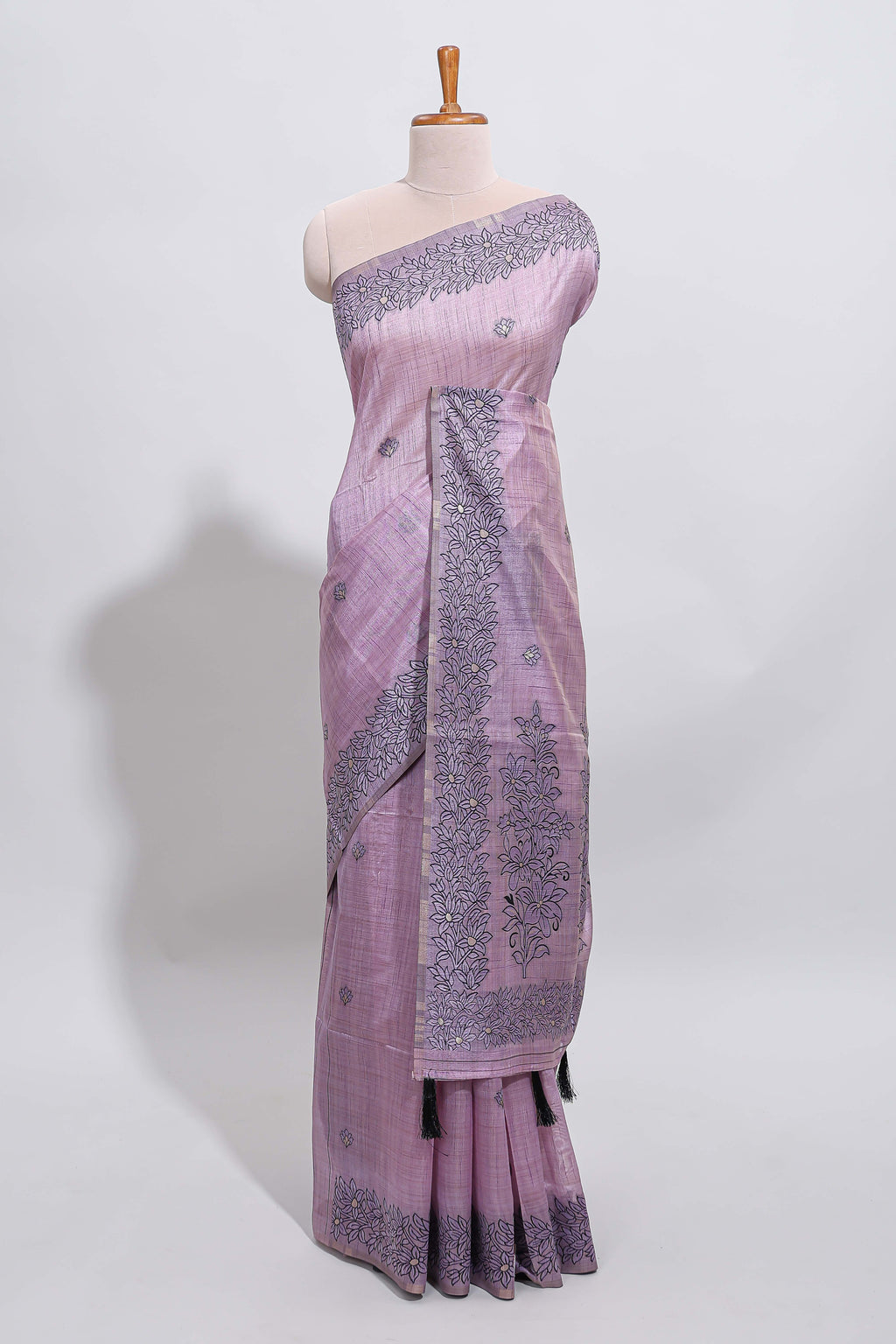 Lavender floral motifs tussar saree with self floral designed border and matching blouse
