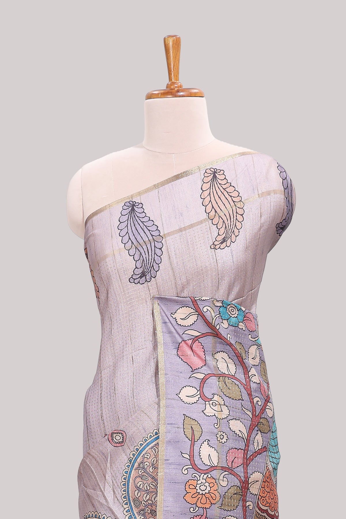 Lavender floral tussar saree with self border and pallu that comes with matching plain blouse