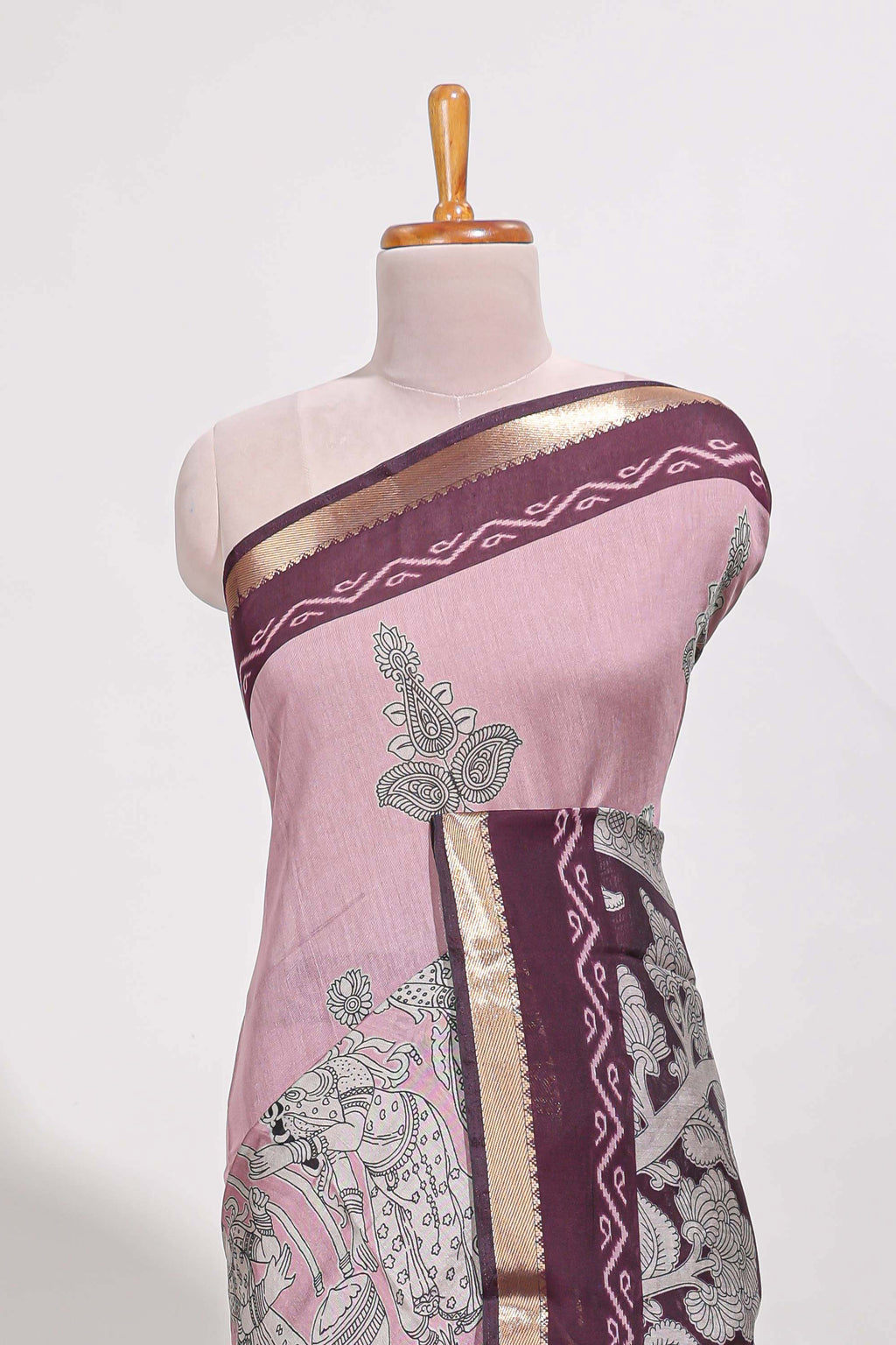 Rose Viscose Georgette Saree All-over elegant ethnic detailing gold zari border and Statement pallu with artistic motifs with contrast printed blouse