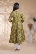 Green floral Printed Anarkali Kurti with Round Neck and 3/4 Sleeves